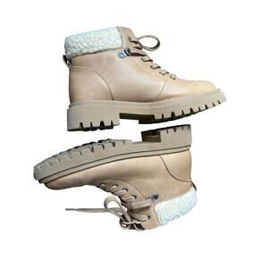 Beige Faux Leather Sherpa Lined Ankle Chunky Winter Hiking Boots  Size 7